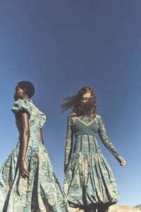 00012-UllaJohnson-Pre-Fall-22-NewYork-credit-AnnemariekeVanDrimmelen.thumb.jpg.d6eb34f996ce09c902ec6c03ae4d5d88.jpg