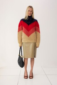 00021-bottega-veneta-resort-2023-credit-brand.jpg