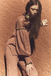 00025-UllaJohnson-Pre-Fall-22-NewYork-credit-AnnemariekeVanDrimmelen.thumb.jpg.f0c71d6625b09c9ee87195e87889797c.jpg