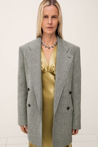 00025-bottega-veneta-resort-2023-credit-brand.jpg