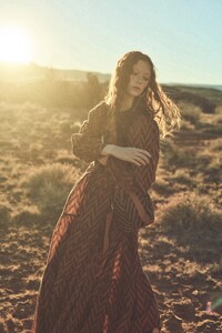 00027-UllaJohnson-Pre-Fall-22-NewYork-credit-AnnemariekeVanDrimmelen.thumb.jpg.e4bdcf02f277af5e9fc9db53121d4e11.jpg