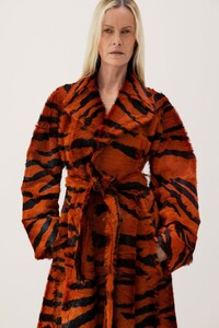 00037-bottega-veneta-resort-2023-credit-brand.jpg