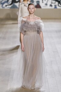 00039-Christian-Dior-Spring-22-Couture-Paris-credit-Alessandro-Lucioni-Gorunway.thumb.jpg.06bfc78ca02095cbd26a4f2712666a0e.jpg