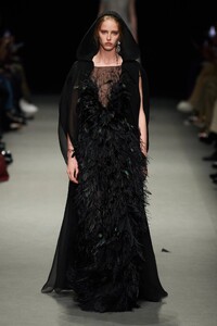 00050-alberta-ferretti-fall-2022-ready-to-wear-credit-gorunway.thumb.jpg.b71170adf0e14f78b761ee8e56029308.jpg