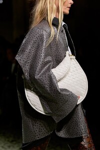 00108-bottega-veneta-fall-2023-ready-to-wear-details-credit-gorunway.jpg