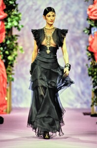 042-christian-lacroix-spring-1994-couture-CN10056686.jpg