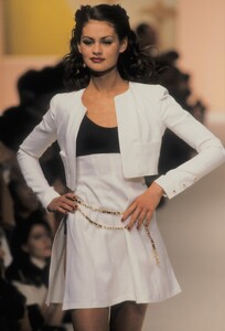 068-chanel-spring-1995-ready-to-wear-Img011332.jpg