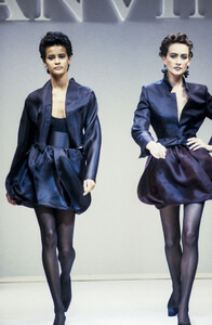 1039086512_Lanvin1992WomenRTW57.thumb.jpg.c0451f6e2300b4d48a3e690b5b065887.jpg