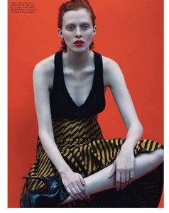 1041912350_vogue-paris-2013-septembre(dragged)70.thumb.jpg.162dc0a1285403b893169a288f7641bd.jpg
