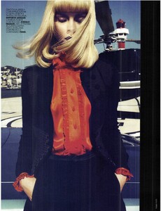 1078568852_Marieclaire_Italia_Micro_Mondo_Ottobre_2011-1(dragged)75.thumb.jpg.1f8cd880e01777e31fa7cfde10816426.jpg