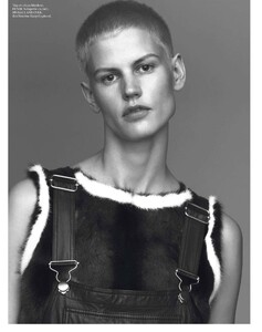 108594073_vogue-paris-2013-septembre(dragged)55.thumb.jpg.bf91d8793ecd3b746e27b9651a324936.jpg