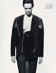 1109213332_vogue-paris-2013-septembre(dragged)39.thumb.jpg.c2856491716fbf07a1375cd35e6c489a.jpg