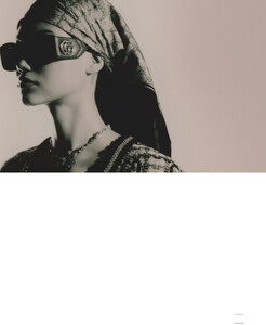 1114330272_2020-09-01VogueParis-217.thumb.jpg.e16cedb6d3098a8794f1733df30347a5.jpg