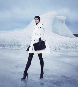 11211465_Harpers_BAZAAR_USA_2013-11(dragged)5.thumb.png.ab8423a3bbb4a35336320b8d03f89d8e.png