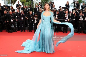 1139402453_CarmellaRose-CannesFilmFestival2023_05.18IndianaJonesTheDialofDestinyRedCarpetgettyimages-1491322169-2048x2048.thumb.jpg.8e7b351f8a89d6768e13e3c216211767.jpg