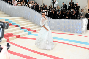 1159203597_The2023MetGalaCelebratingKarlLagerfeld-ALineOfBeauty-Arrivals52.png