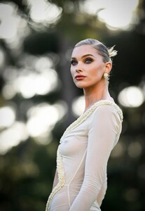 1185703501_Elsa_Hosk(7717).thumb.jpg.034698b8f665cf16cf2e57963e95b7ab.jpg