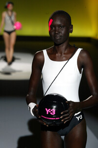 1196182676_alekweky0415-.thumb.jpg.37b24075db33c66525e28301d26994a4.jpg