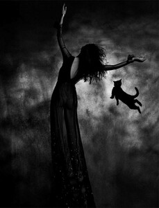 1204_Num_ro_China_17_April_2012_Witches_18.thumb.jpg.5b69e903a7c4dc2dfc13e61b470ecf35.jpg