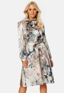 ida-sjöstedt-josie-dress-dusky-peach-floral_3.jpg