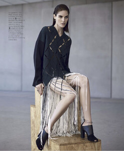 1309759900_harper-bazaar-december-2014-january-2015(dragged)3.thumb.jpeg.f17ca21a0eb2fe7dd73e3b77dc66794d.jpeg