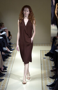 1417388767_Hermes2002WomenRTW49.thumb.jpg.522fee6a7dde3aecda7bcf4512ed7be6.jpg