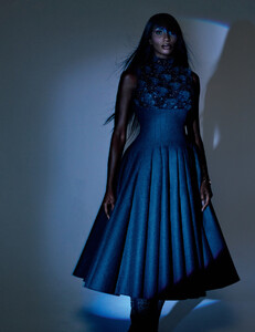 1425910544_VogueFranceNovember2021124.thumb.jpg.88cea81e9e85bb5826b6eb2b85864032.jpg