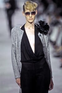 142901795_EmanuelUngaro2000HauteCouture32.thumb.jpg.86dc4b25eaf0d6d1f26b6120eef3c875.jpg