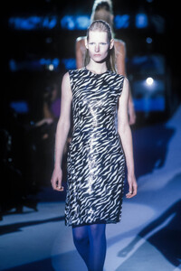 1433351453_VersusbyDonatella1996WomenRTW4.thumb.jpg.a759b1bbe5c7546debd1e7085f9349ca.jpg