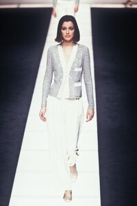 1485713504_GiorgioArmani1996WomenRTW159.thumb.jpg.5235f6ee817511c2fb70f2fa839b7321.jpg