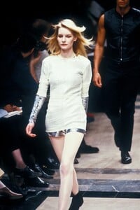 1486335071_HelmutLang1990WomenRTW25.thumb.jpg.edaeb3f6e40debb85943cec9aca558e4.jpg