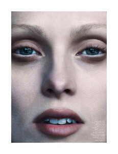 1501644823_vogue-paris-2013-septembre(dragged)93.thumb.jpg.529e9537acd7ba895c48eff78940007a.jpg