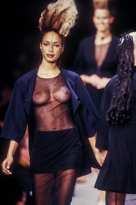 1505772170_brandiquinoneskl9484.thumb.jpg.340c46ca525db7a1a7d39c60b2b12b13.jpg
