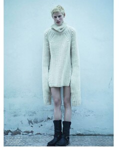 1535832703_vogue-paris-2013-septembre(dragged)45.thumb.jpg.ea5dbfb125dfbd5083cb84664091dbc2.jpg