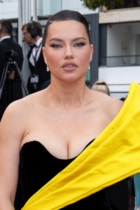 1566571597_IndianaJonesAndTheDialOfDestinyRedCarpet-The76thAnnualCannesFilmFestival103.png