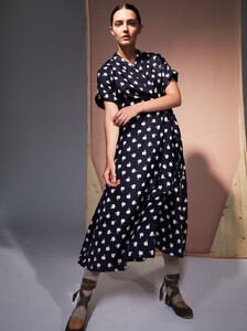 160580686_f19maxMara-Poweraccents.thumb.jpg.eb2104bf4a8e00aa7f056413a146c930.jpg