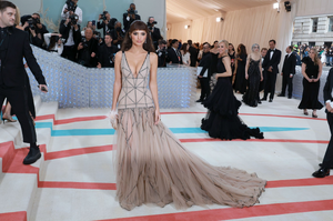 1725437607_MetGala2023-KarlLagerfeldRedCarpetLooks1.png