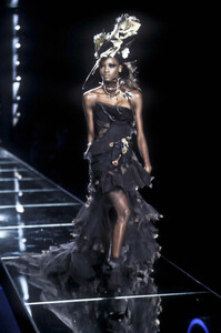 1781048716_oluchionweagbadi0016-.thumb.jpg.b7267870e505cde61ebdf1744f21ed2f.jpg