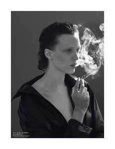 1801055259_vogue-paris-2013-septembre(dragged)87.thumb.jpg.329e39b4e844b3aab5cc19ca470ad980.jpg
