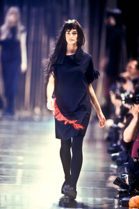 1907535801_YohjiYamamoto1992WomenRTW3.thumb.jpg.1f0ae7fa26f0d26cea7208d29b6bce25.jpg