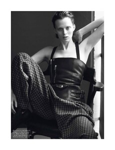 1931259911_vogue-paris-2013-septembre(dragged)74.thumb.jpg.56adc7efd3c5707756187846b934f0fe.jpg