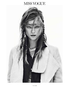 1995609706_vogue-paris-2013-septembre(dragged)22.thumb.jpg.510545438261772a1abe6f1c3e9870d6.jpg