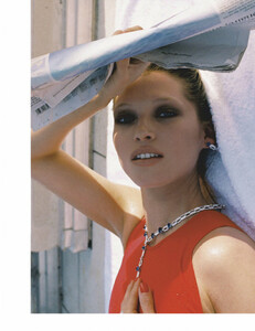 2019-05-01_Vogue_Mexico-207.thumb.jpg.d4fdd537785788e3a6a4a5c1991076cf.jpg