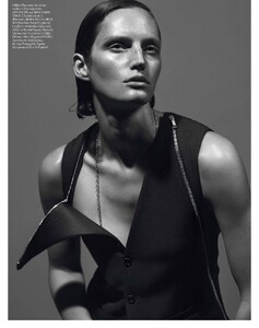 2026961633_vogue-paris-2013-septembre(dragged)35.thumb.jpg.3c8f5e346bcec1e97eedb3aebe0ae658.jpg