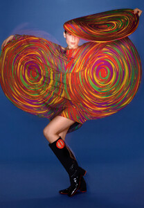 2031082525_VogueFranceMarch2022120.thumb.jpg.95a2cca3c5b99b4a9abdca7e4eb27059.jpg