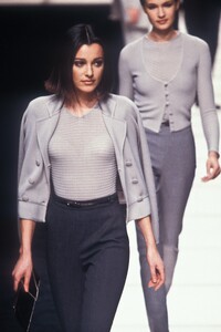 2063461586_GiorgioArmani1996WomenRTW48.thumb.jpg.54bc0fc3dddefb1380dcd565be53194c.jpg