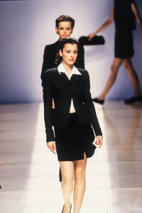 2096582886_EmporioArmani1996WomenRTW181.thumb.jpg.6ddc0703f396c6817566a837e3c97791.jpg