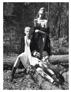 270114655_vogue-paris-2013-septembre(dragged)92.thumb.jpg.7eba5190eedc22b84ac701b6ba6df0a3.jpg