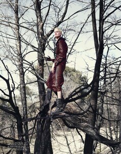 301903693_vogue-paris-2013-septembre(dragged)69.thumb.jpg.58f8c1b53f6c105f896254bca1d02173.jpg