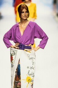 330319623_JeanCharlesdeCastelbajac1992WomenRTW43.thumb.jpg.e509f30470094c4793f51aeb1ed9f108.jpg